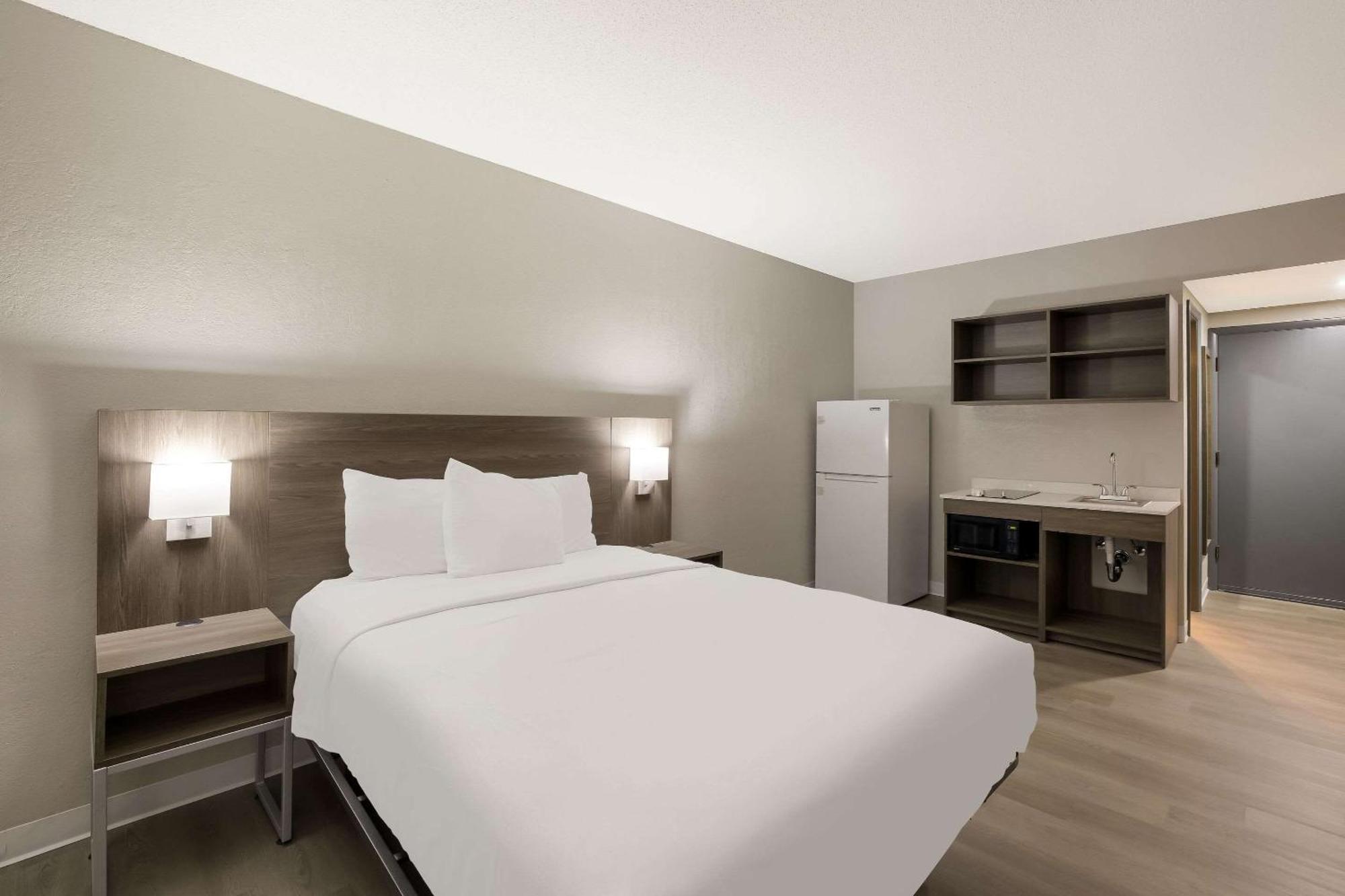 Suburban Studios Milwaukee Airport 외부 사진