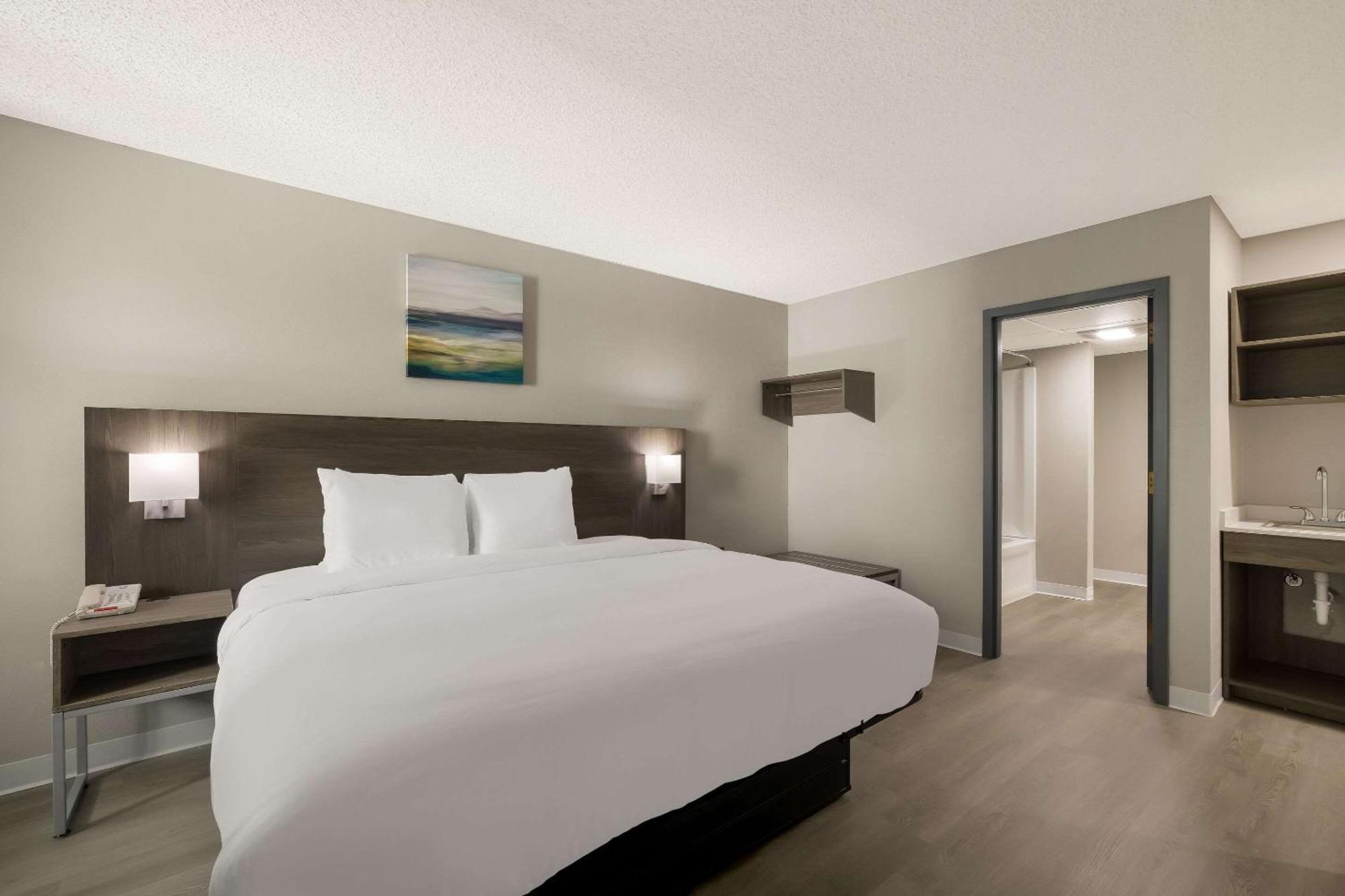 Suburban Studios Milwaukee Airport 외부 사진