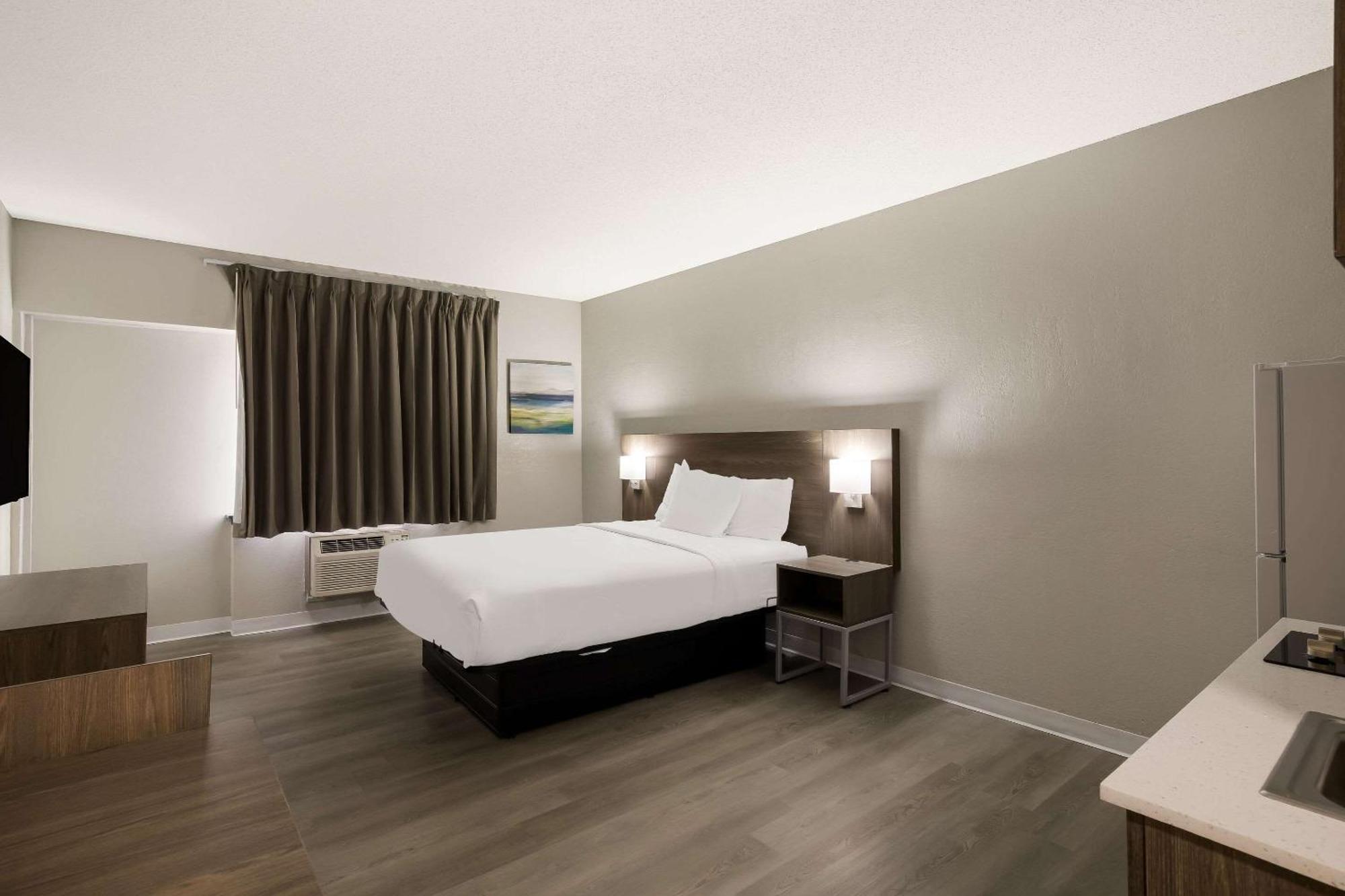 Suburban Studios Milwaukee Airport 외부 사진