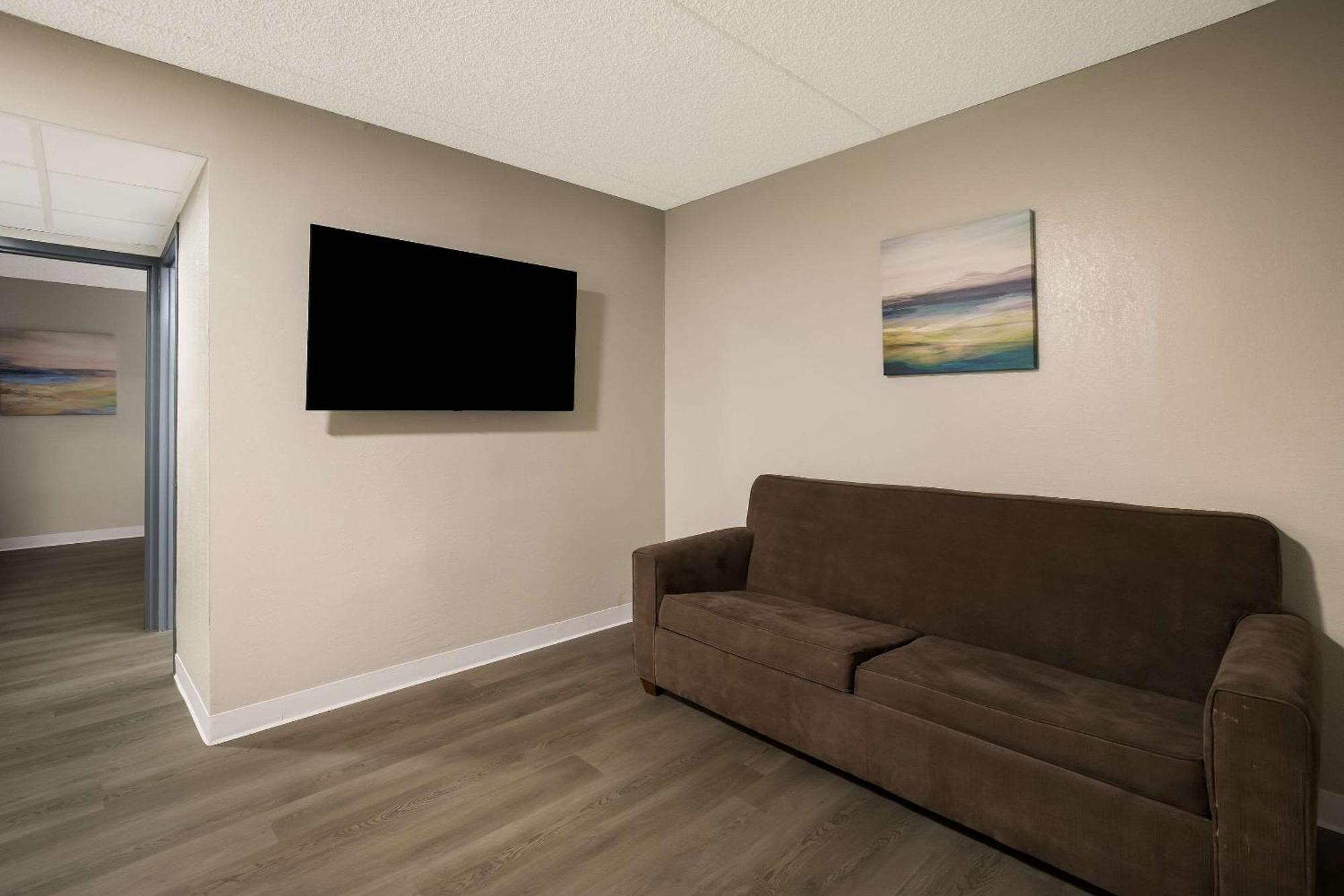 Suburban Studios Milwaukee Airport 외부 사진