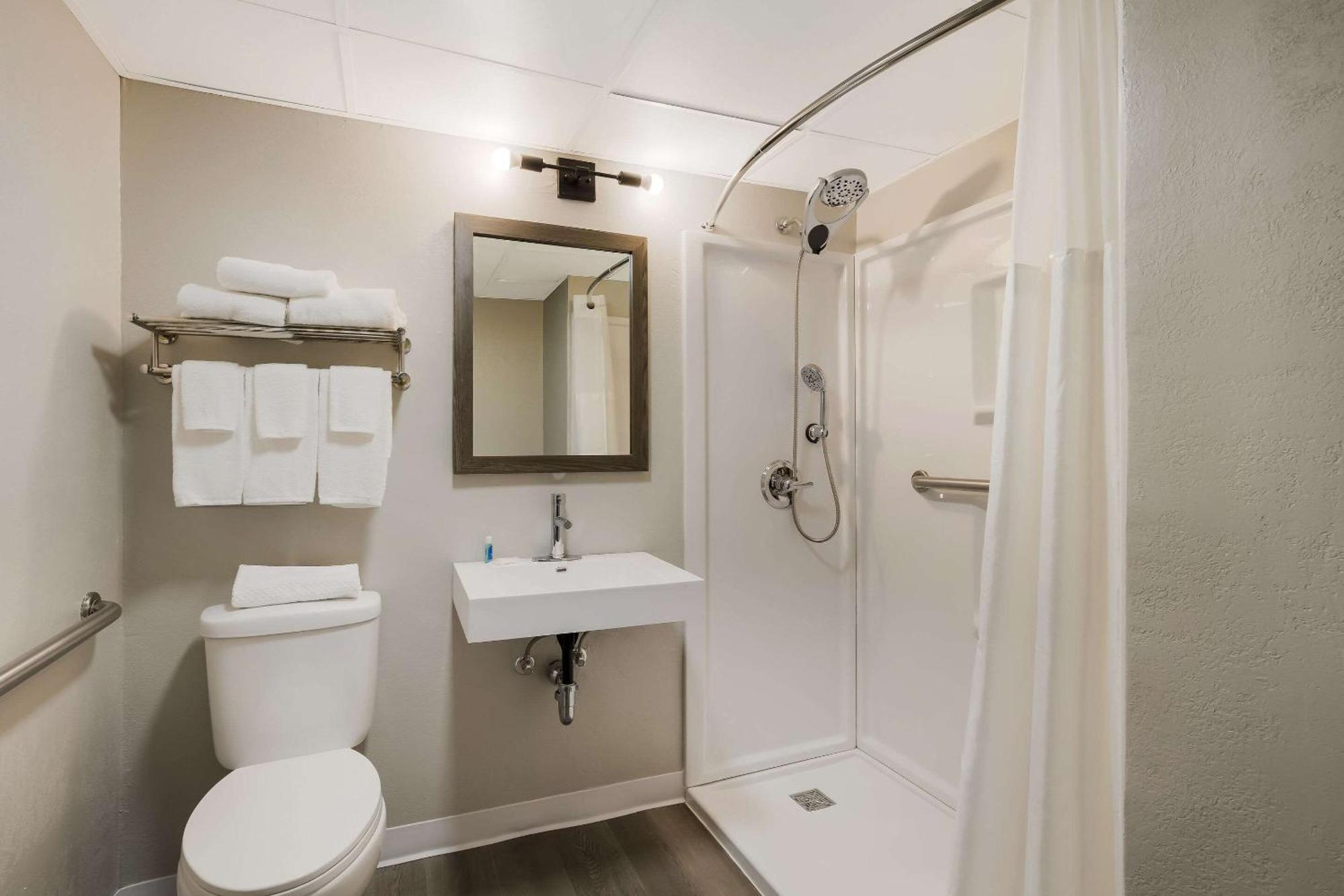 Suburban Studios Milwaukee Airport 외부 사진